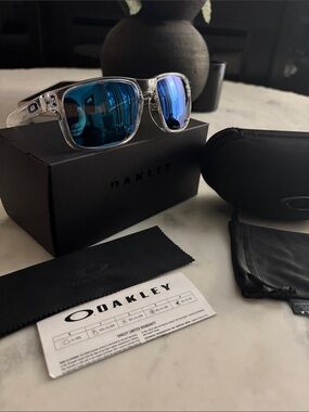 Oakley Hollbrook Sunglasses